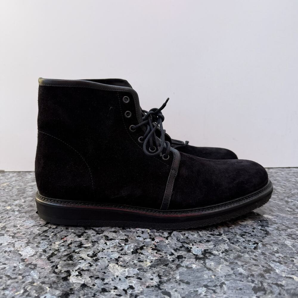 vince Suede chukka Boots Men’s Size 12 M Broken Lace